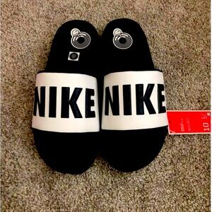 Nike Women's Off court Slides Size 10
